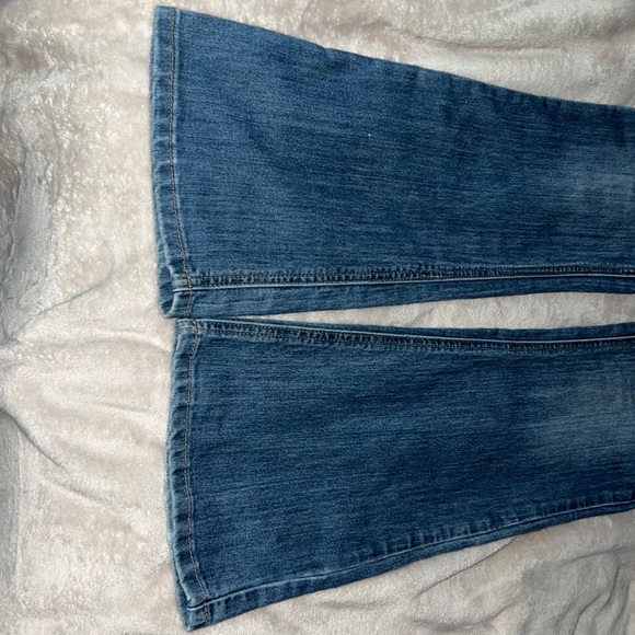 Maurices blue jeans in great condition not my style atm size 1/2 regular - Picture 6 of 6